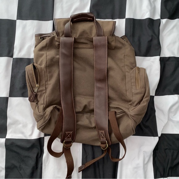 Backpack - Picture 2 of 5